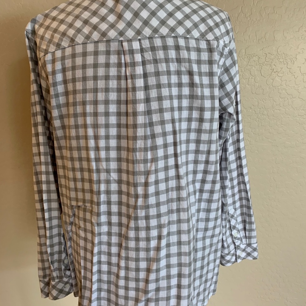 Croft and Barrow Women’s Button Down Shirt - Picture 2 of 7